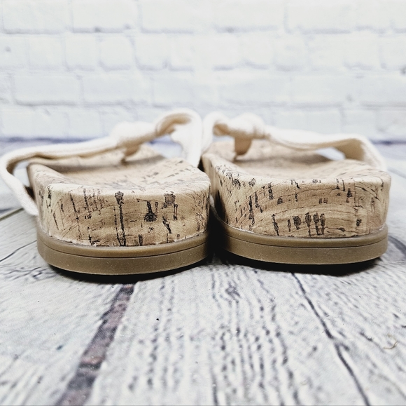 LIFE STRIDE | Happy slipon thong flipflop sandals - Picture 5 of 8